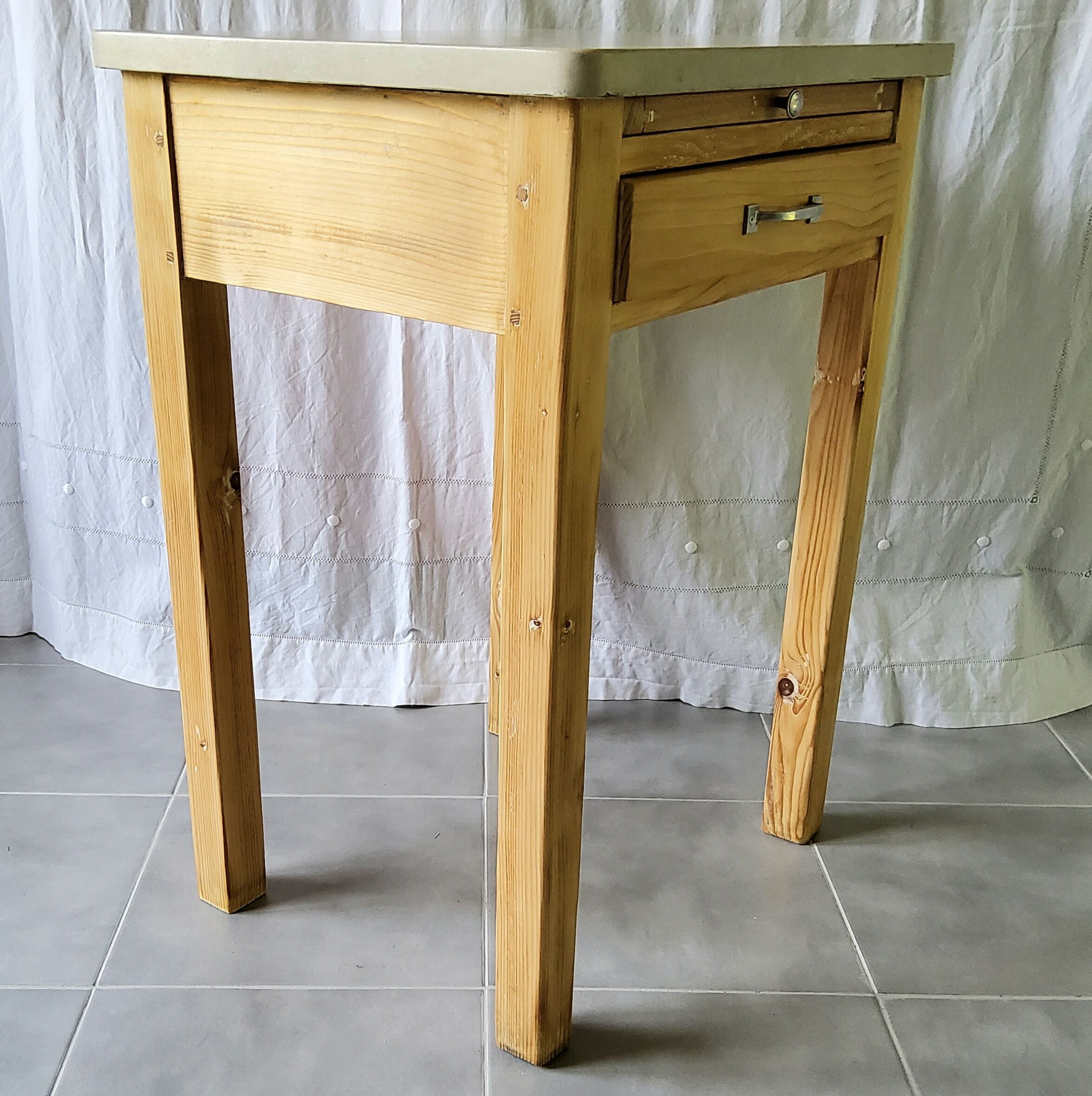 Vintage kitchen service