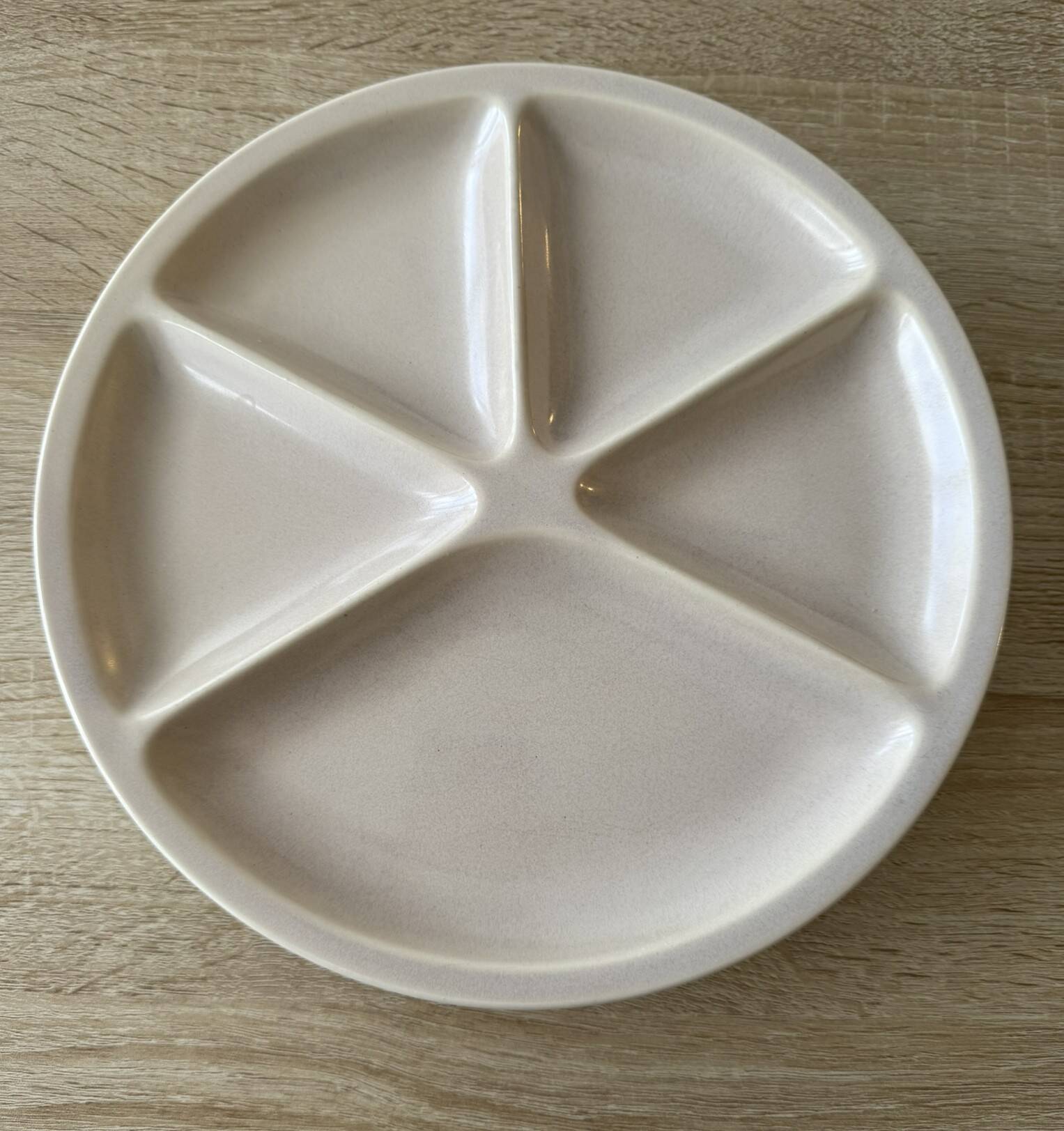 5 vintage beige fondue plates Le Creuset