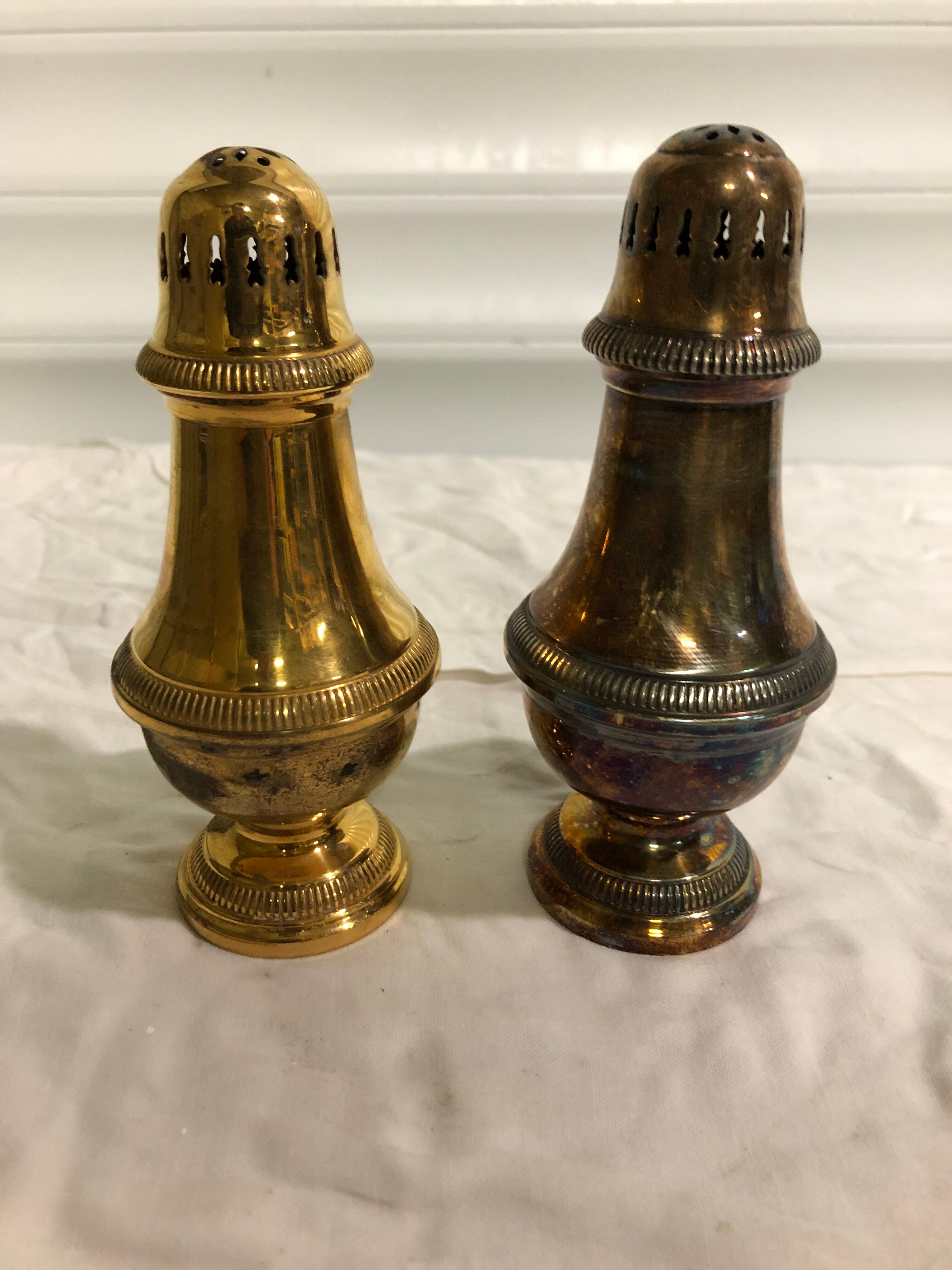 Salt and pepper shaker