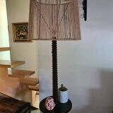 Floor lamp with press screw and jute
