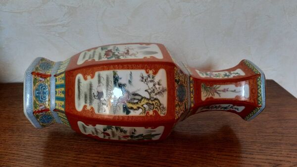 Vase chinois en porcelaine famille rose