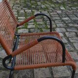 Paire de fauteuils scoubidou vintages.