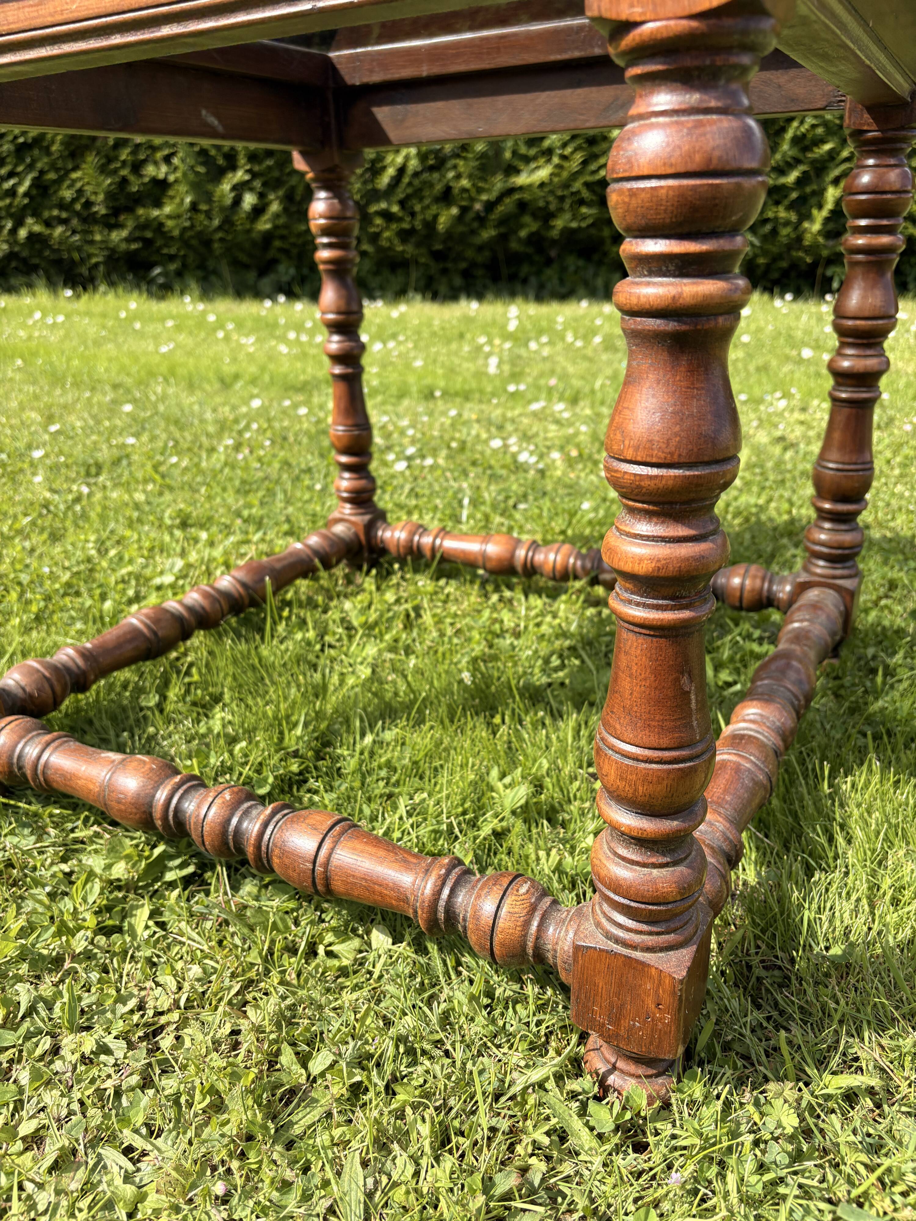 Table basse en chêne, plateau en verre fumé