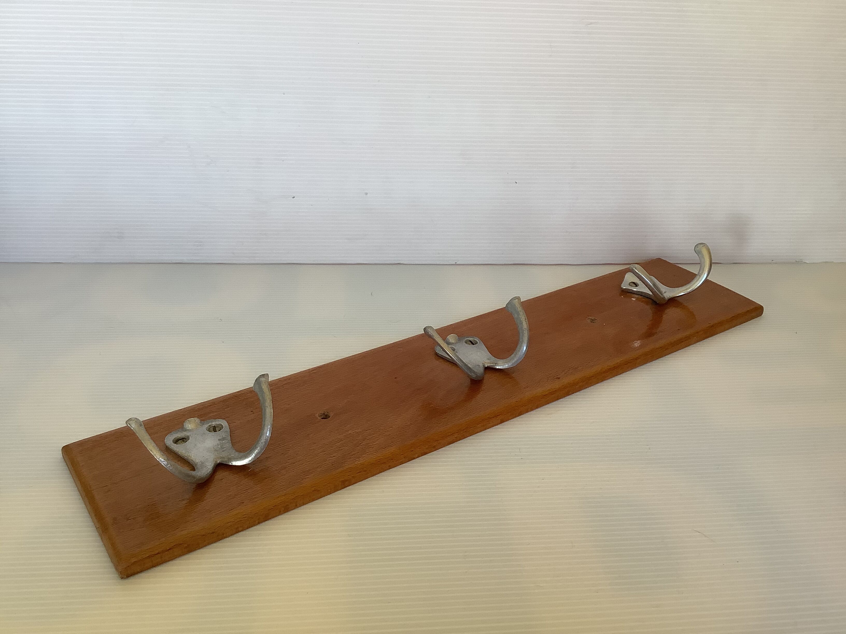 Wooden wall coat rack 3 hooks