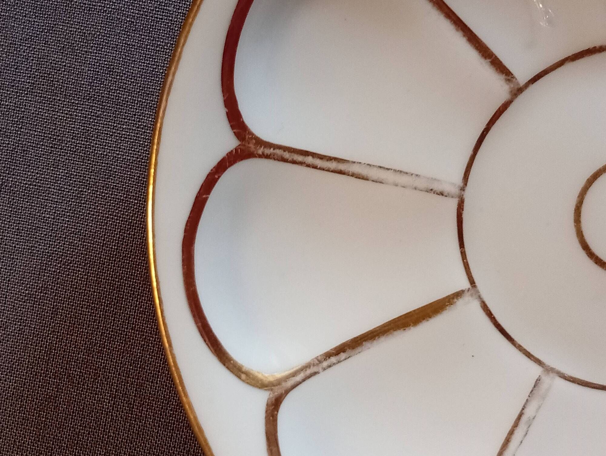 Set of 5 cups and saucers Paris Porcelain - Louis Philippe