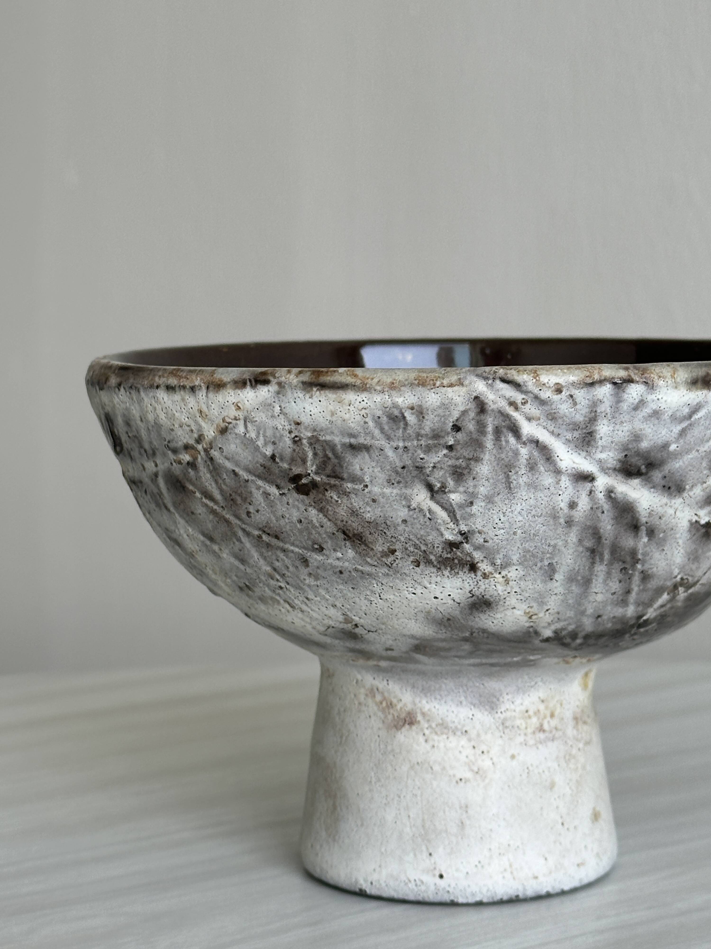 Textured ceramic footed bowl