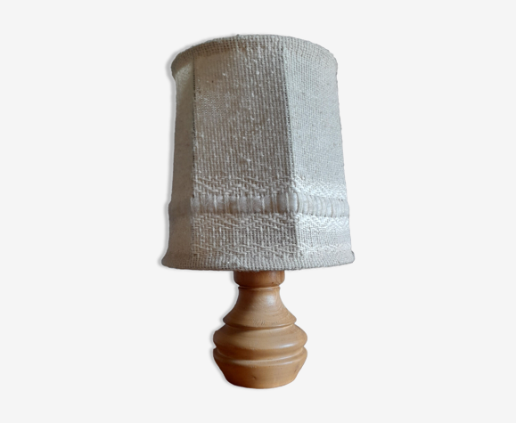 Lampe de chevet bois tourné et abat jour en laine & macramé écru, France, années 70