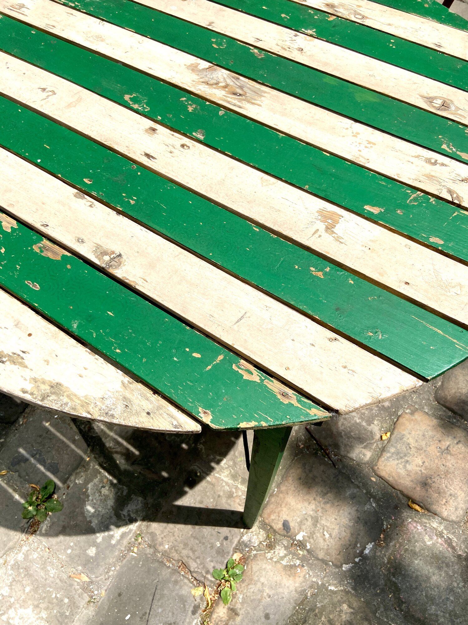 Table de jardin pliante en bois vert et beige ⌀ 95 cm