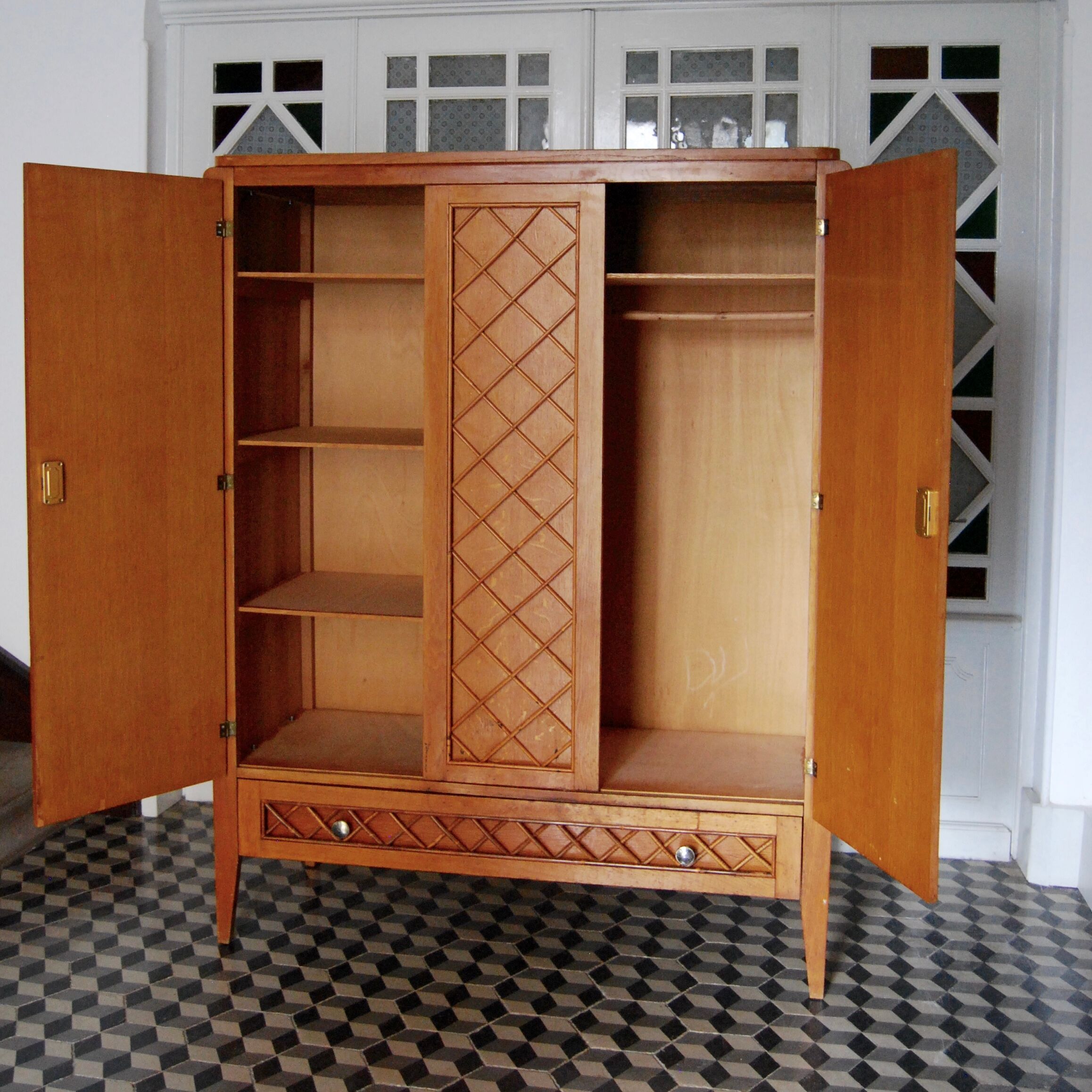 Cabinet vintage wood and rattan braces