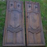 Paire de portes sculptées XVIIIème avec patères