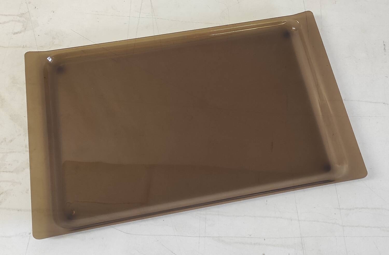 Serving tray in smoked plexiglass - 1970s