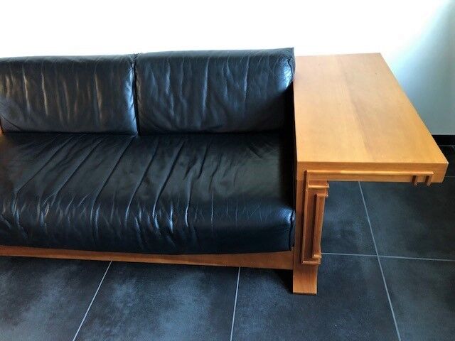 Frank Lloyd Wright's Robie 3 sofa for Cassina