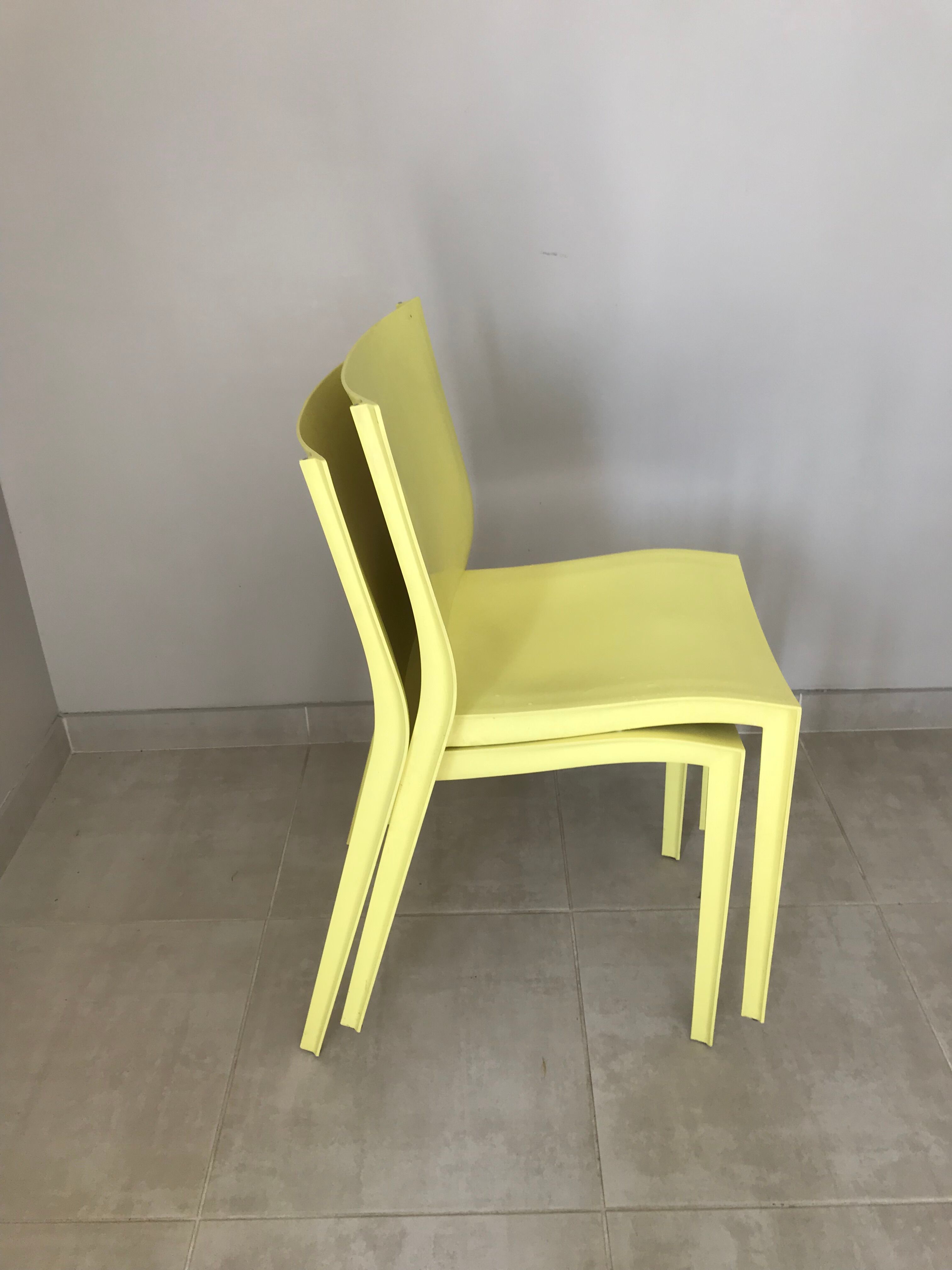 Paire de chaises de Philippe Starck  slick slick jaune