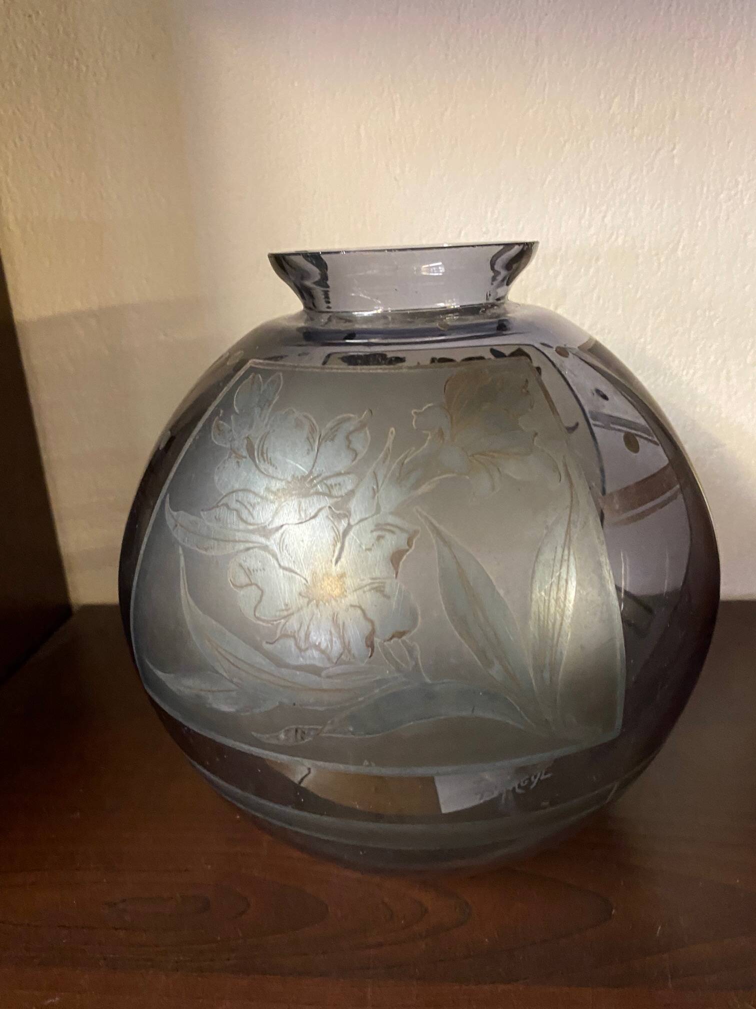 1930s art deco vase from argyl in blown glass with acid-etched floral design