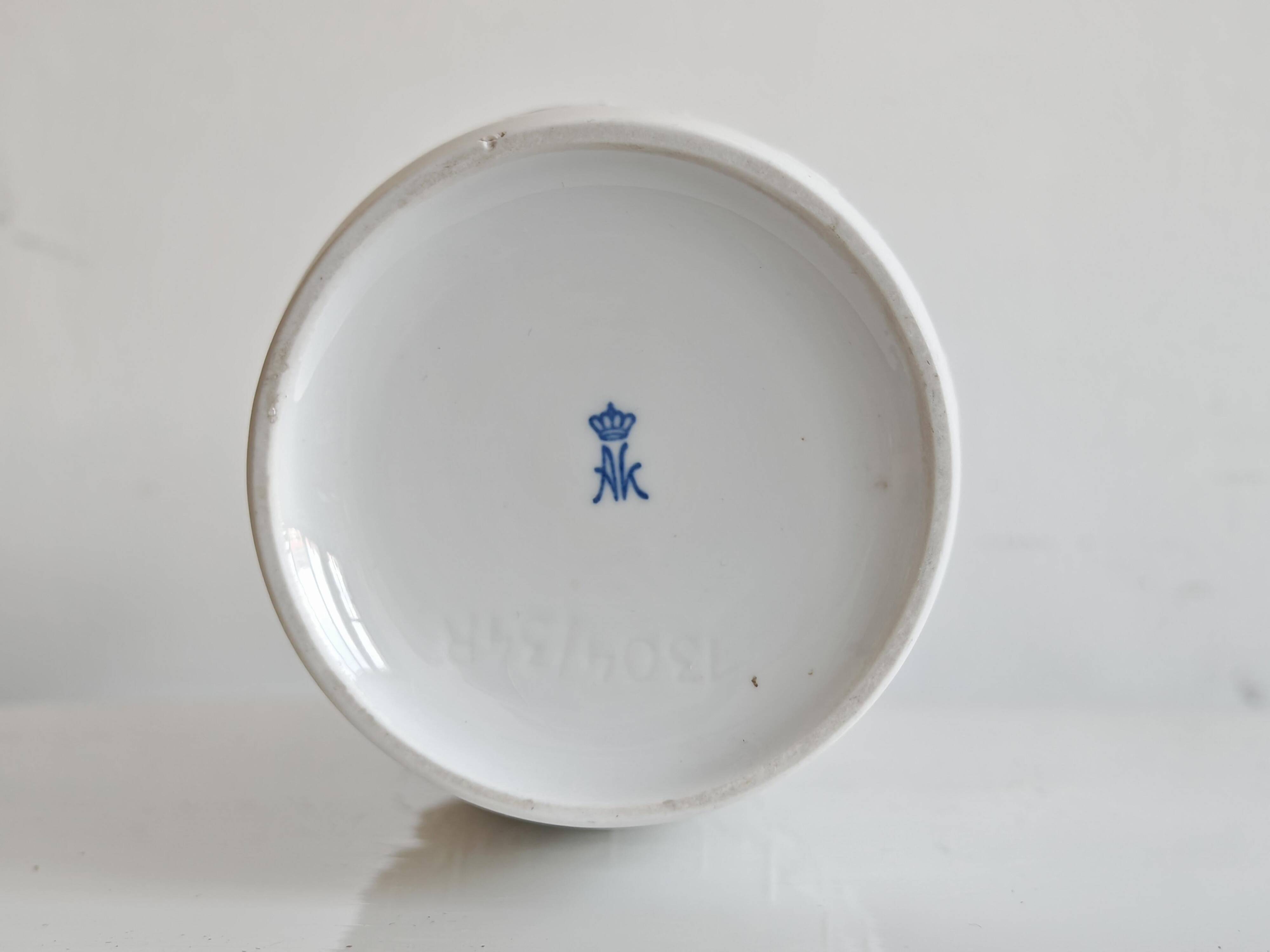 "Rosengarten" vase in biscuit porcelain by Alboth & Kaiser, mid-century.
