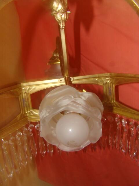 Art Deco period chandelier (1925) with four light arms.