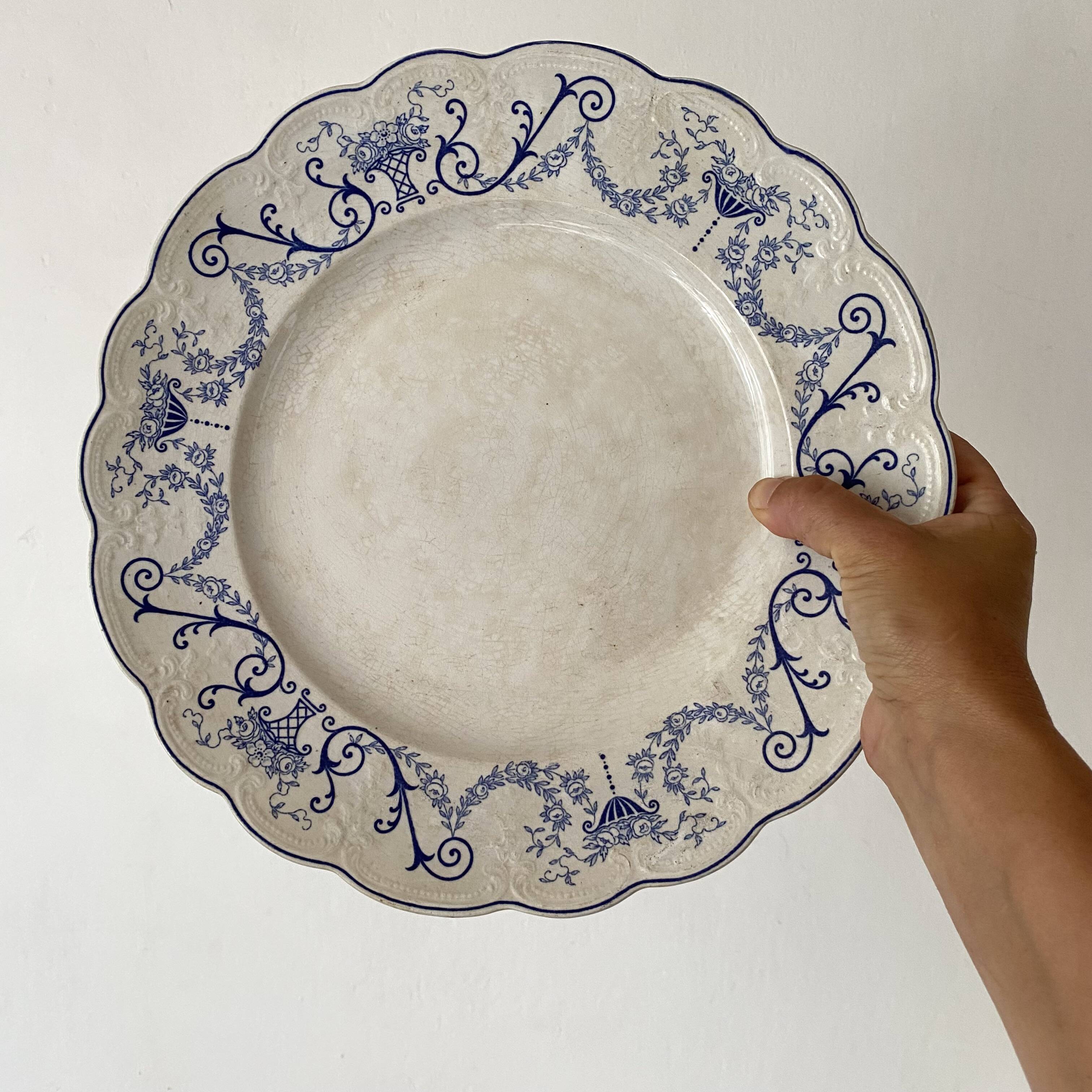 Round ironstone dish Sarreguemines model Corbeille
