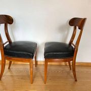 Set of Biedermeier Shovel Chairs in Walnut & Black Leather, Austria, 1820s