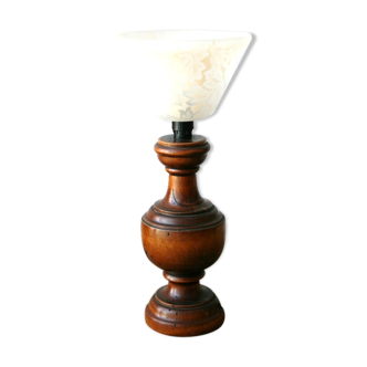 Wooden table lamp, patterned glass lampshade