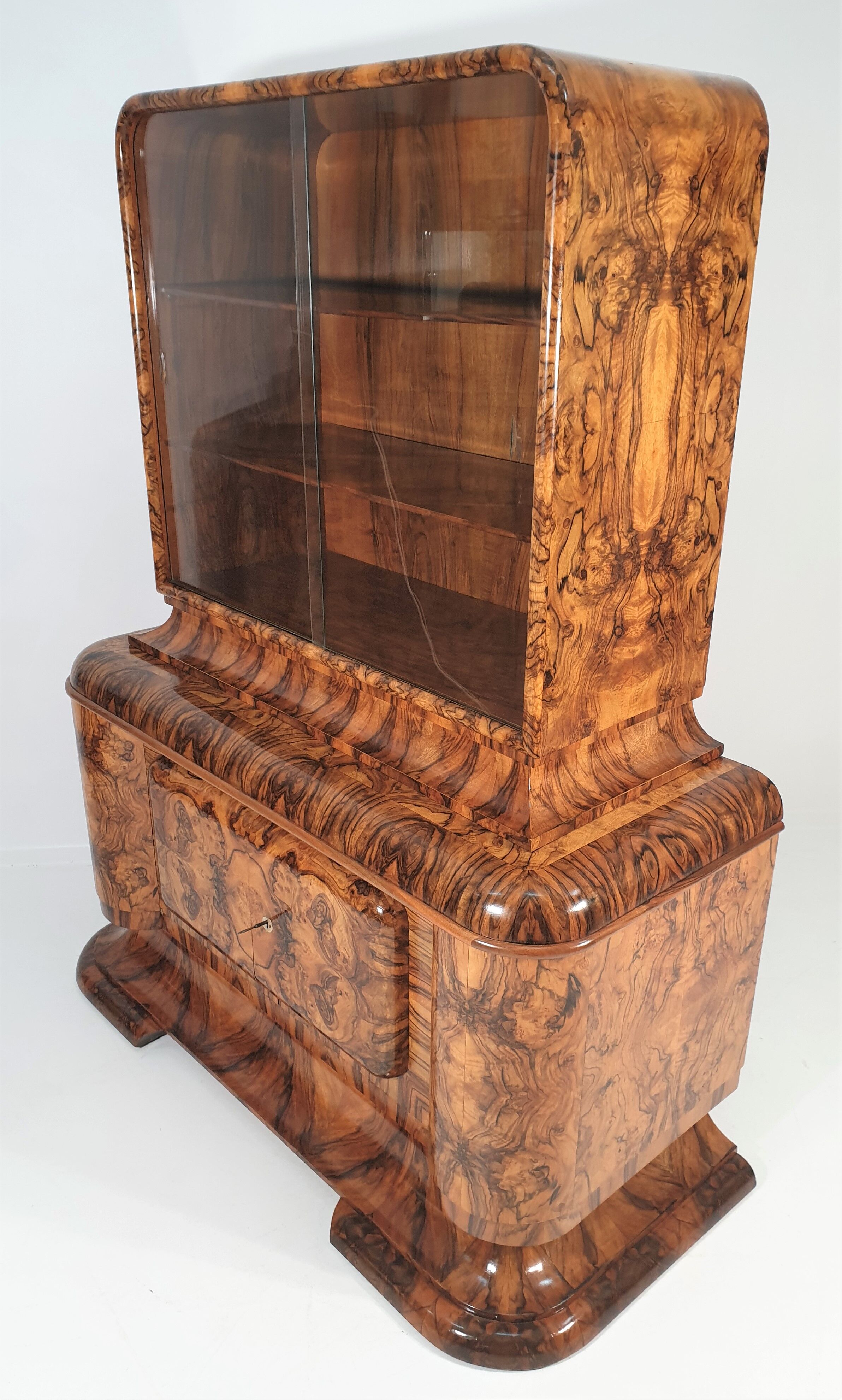 Art Deco chest of drawers1940s