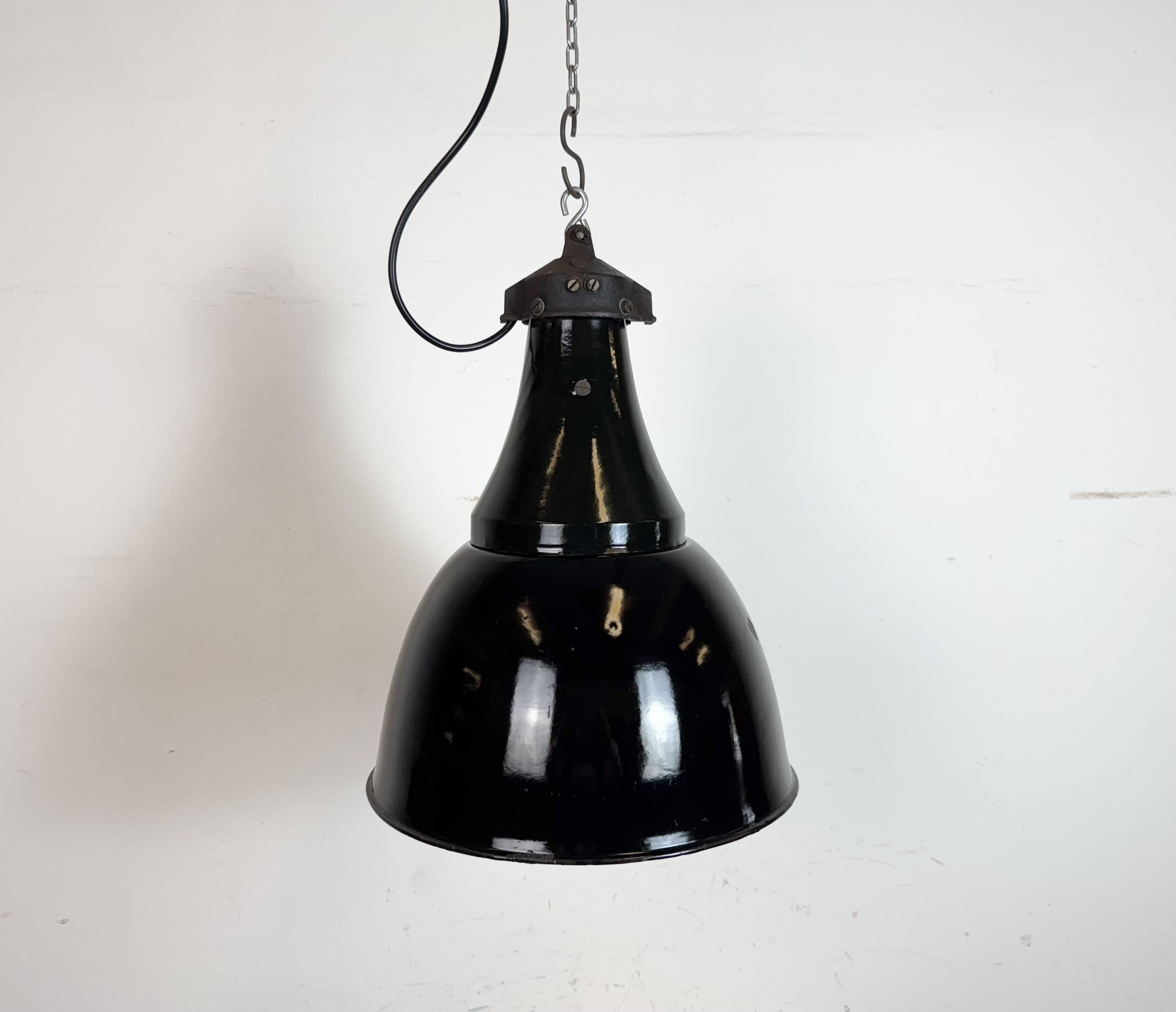 Industrial Black Enamel Bauhaus Pendant Lamp, 1930s