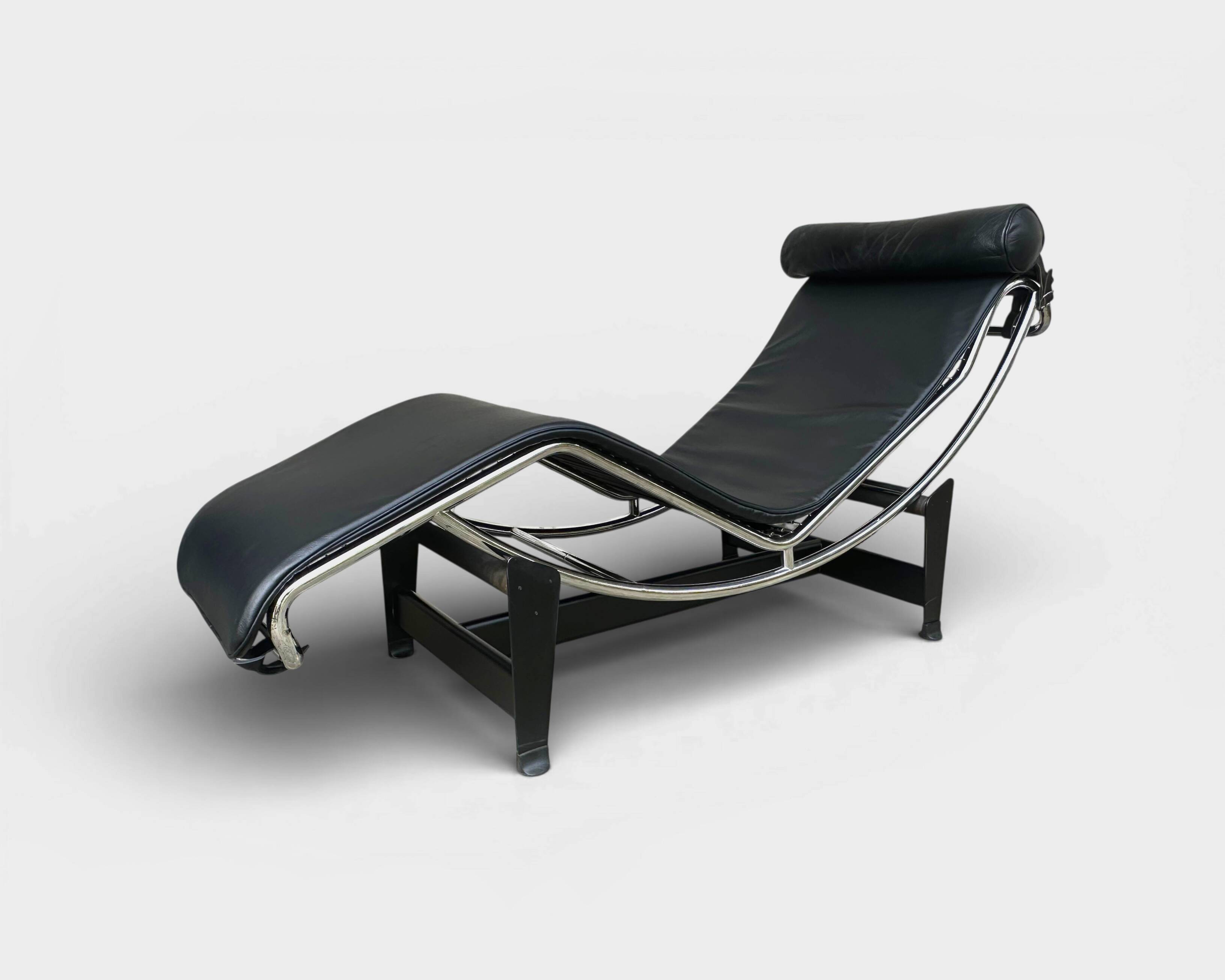 LC4 chaise longue no. 1382 Le Corbusier, Jeanneret & Perriand Cassina, 1960