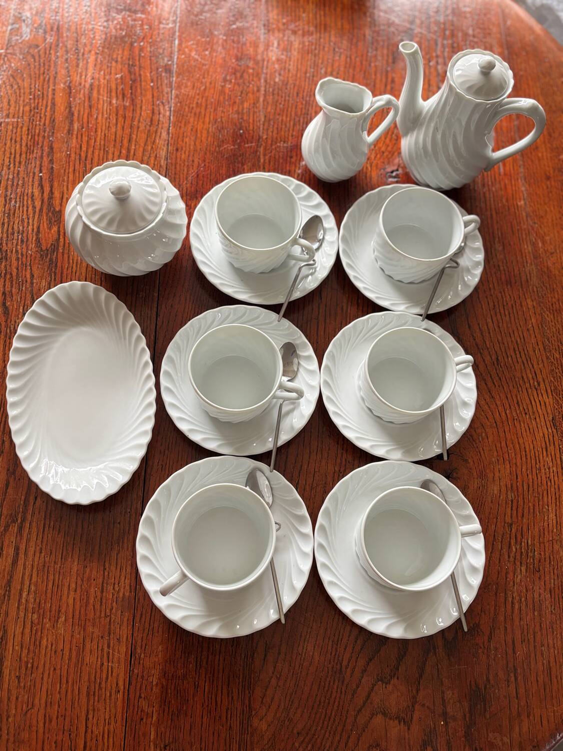 16-piece coffee service Haviland Limoges, excellent condition.