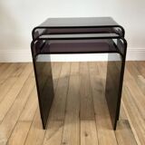 Ensemble de 3 tables basses gigognes en plexi fumé / violet années 70