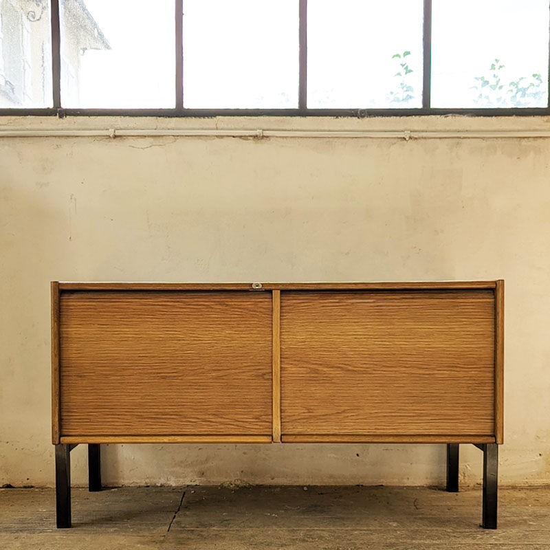 Enfilade, curtain doors