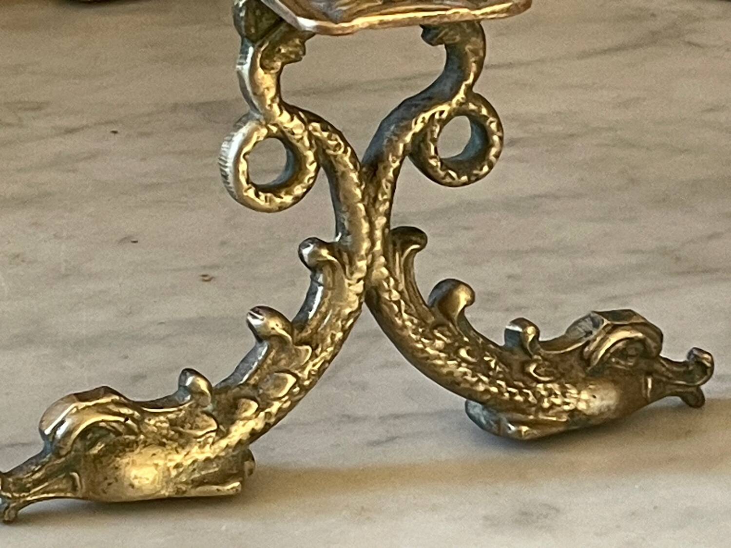 Porte-revue italien en bronze