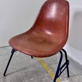 Lot of 4 Eames DSS chairs in fibre H Miller