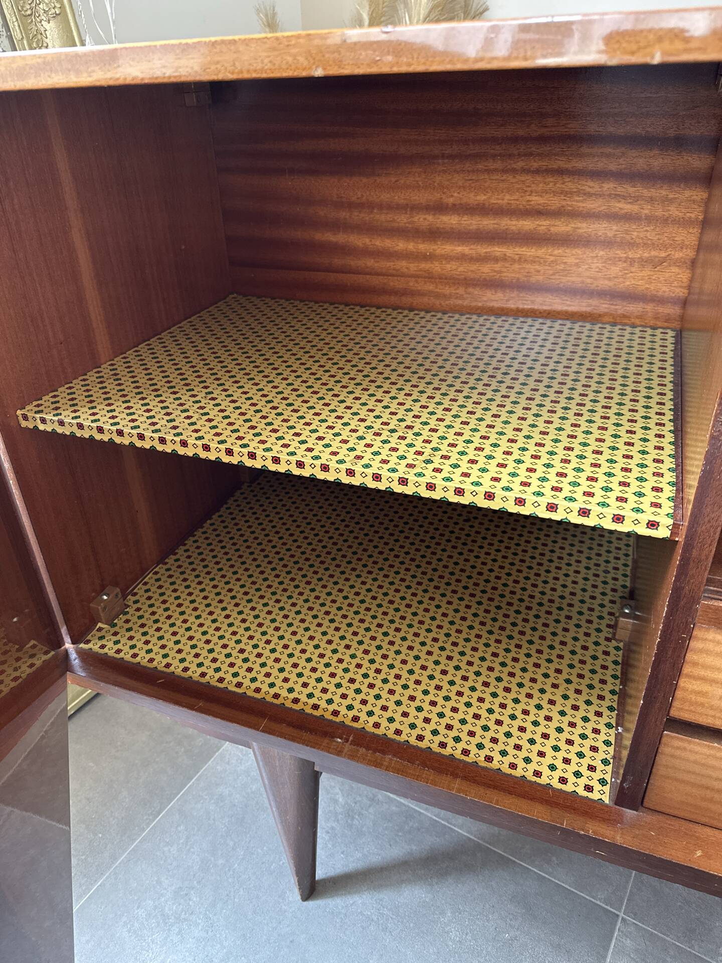 1970s buffet
