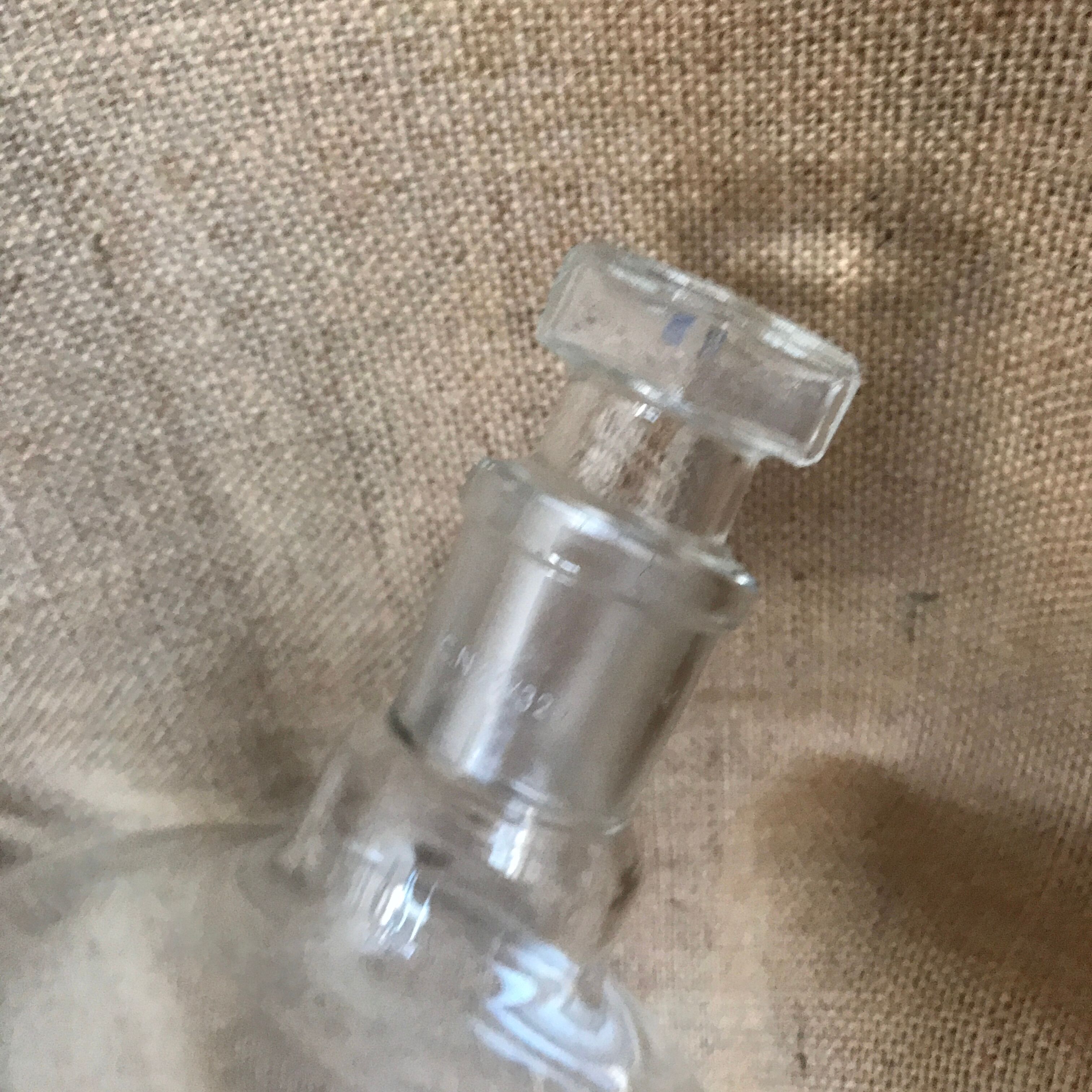 Laboratory glassware round carafe