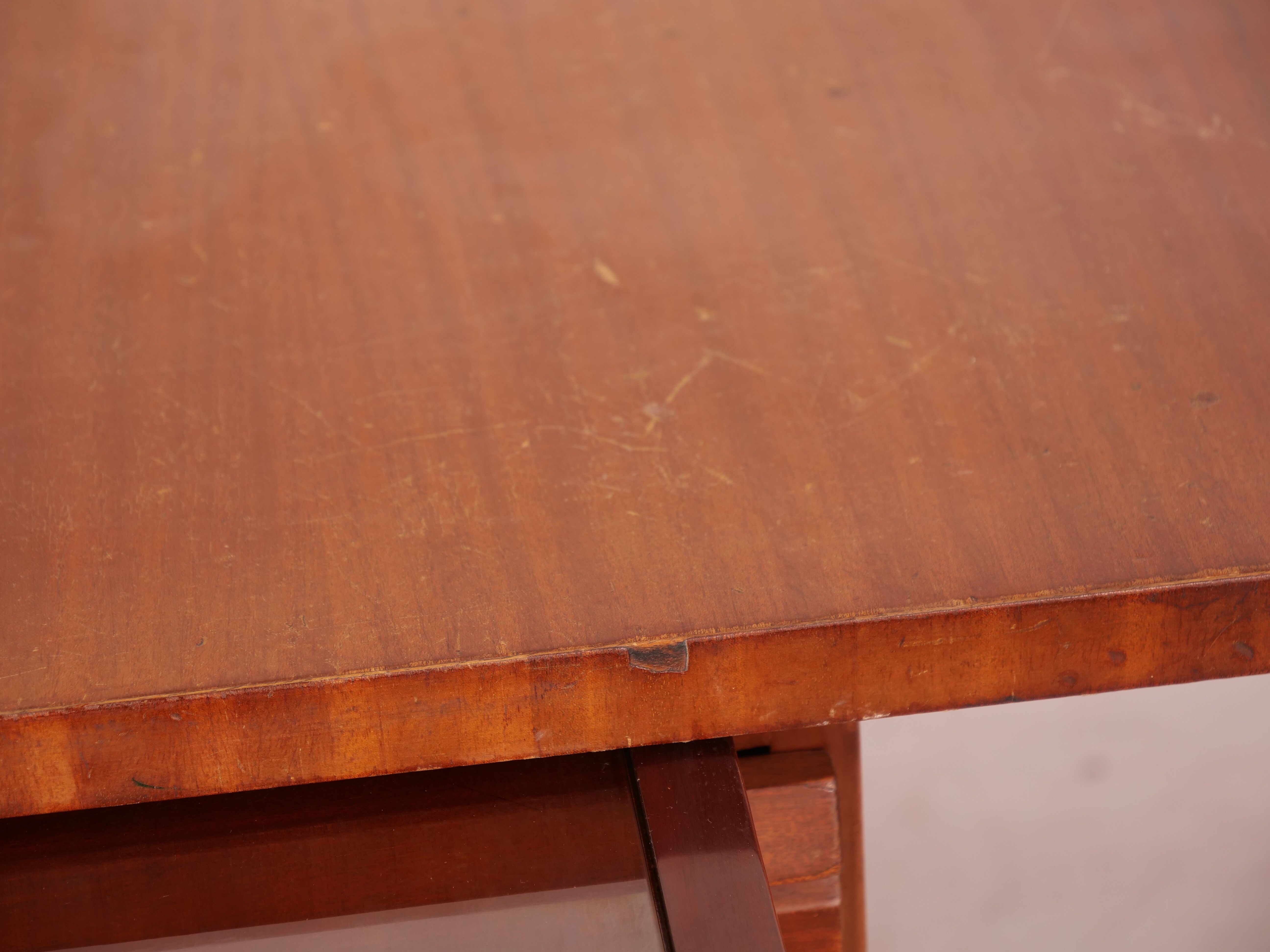 Executive desk model Boomerang standard from De Coene