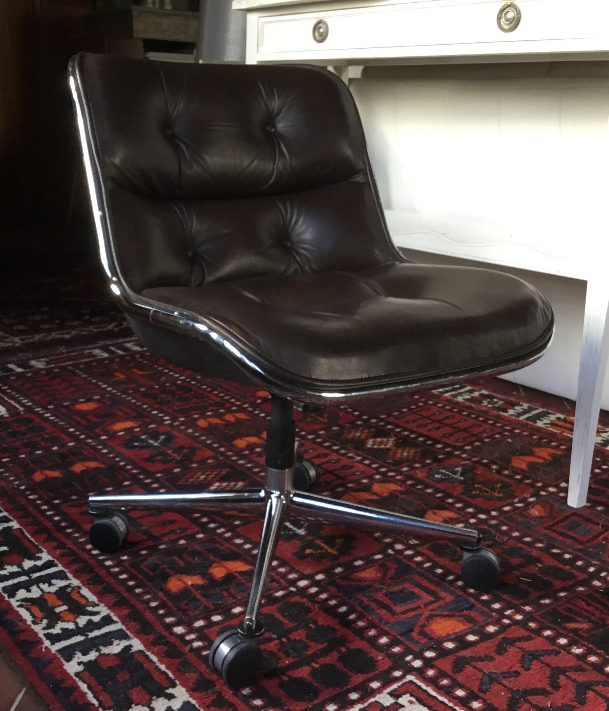 Fauteuil cuir Charles Pollock