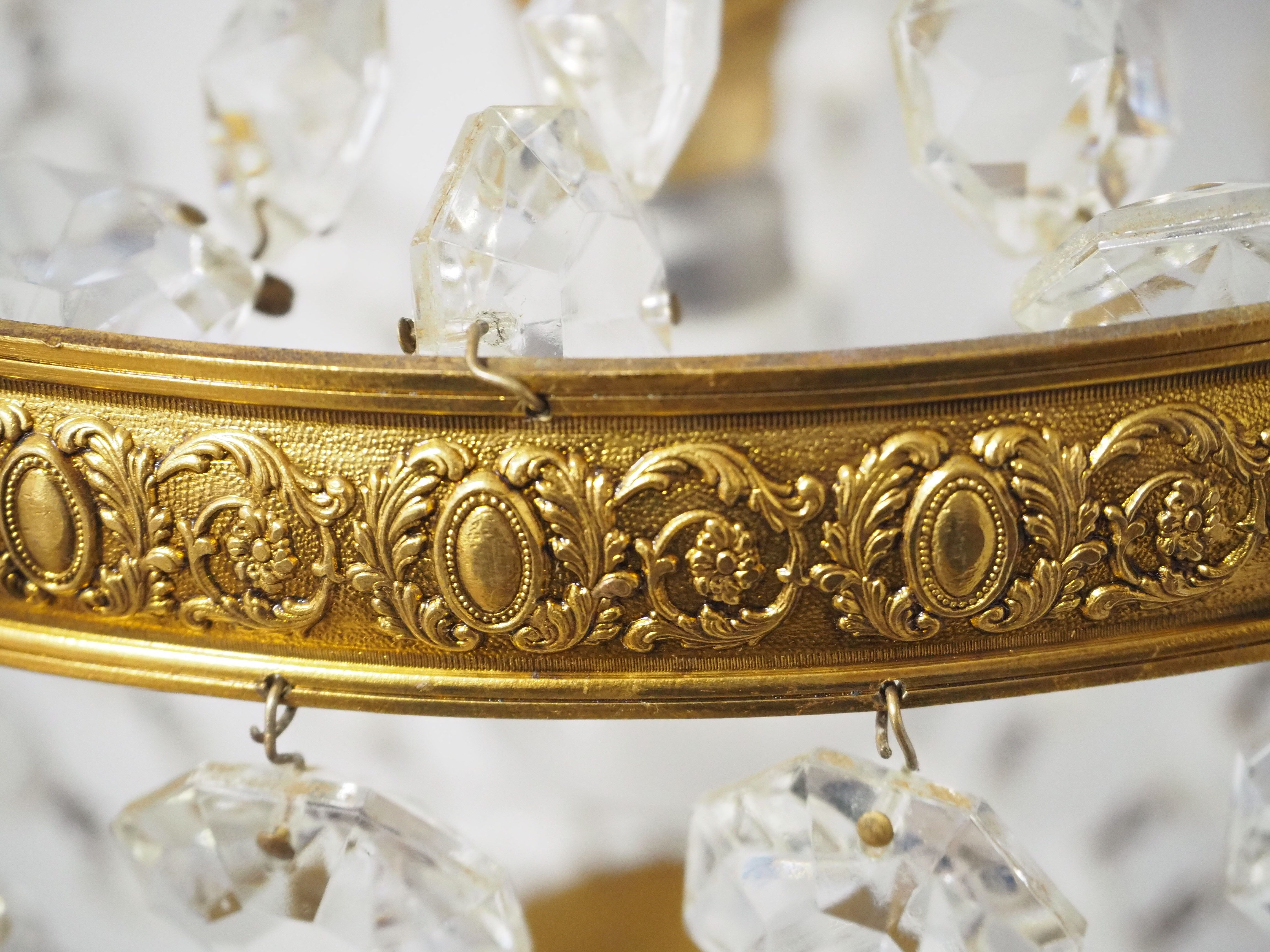 Balloon chandelier with glasses and bronze pampilles