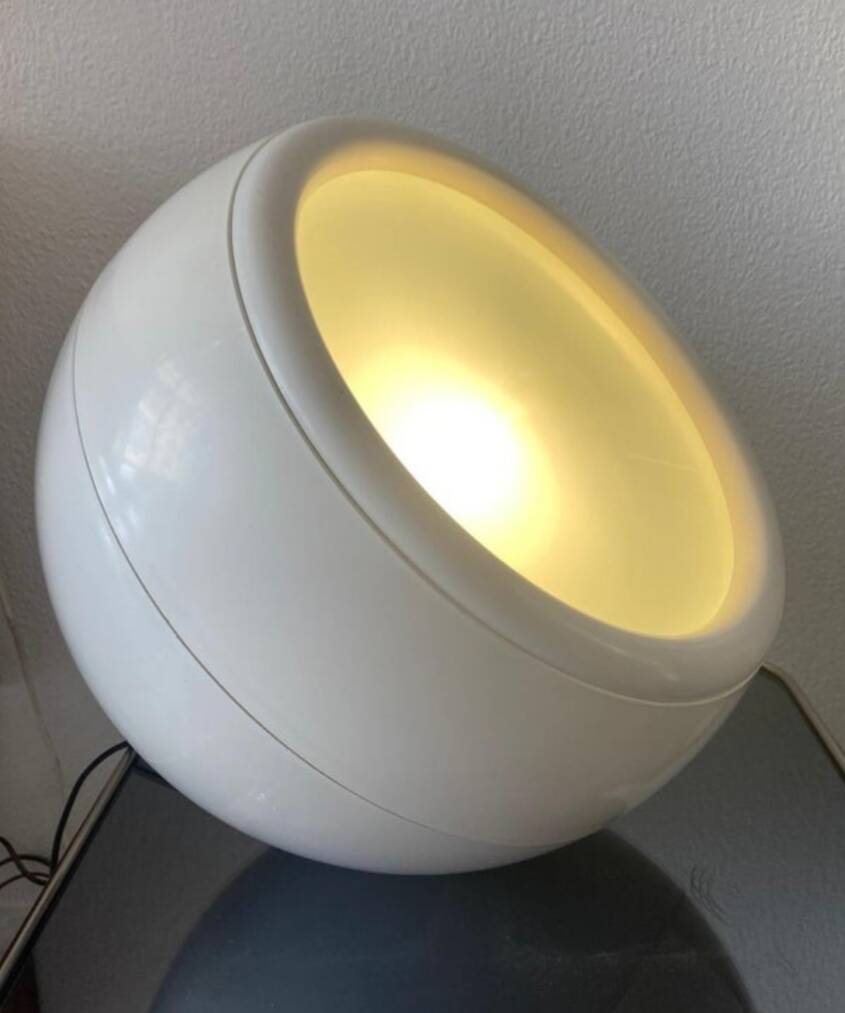 Pallade solar lamp by Studio Tetrarch