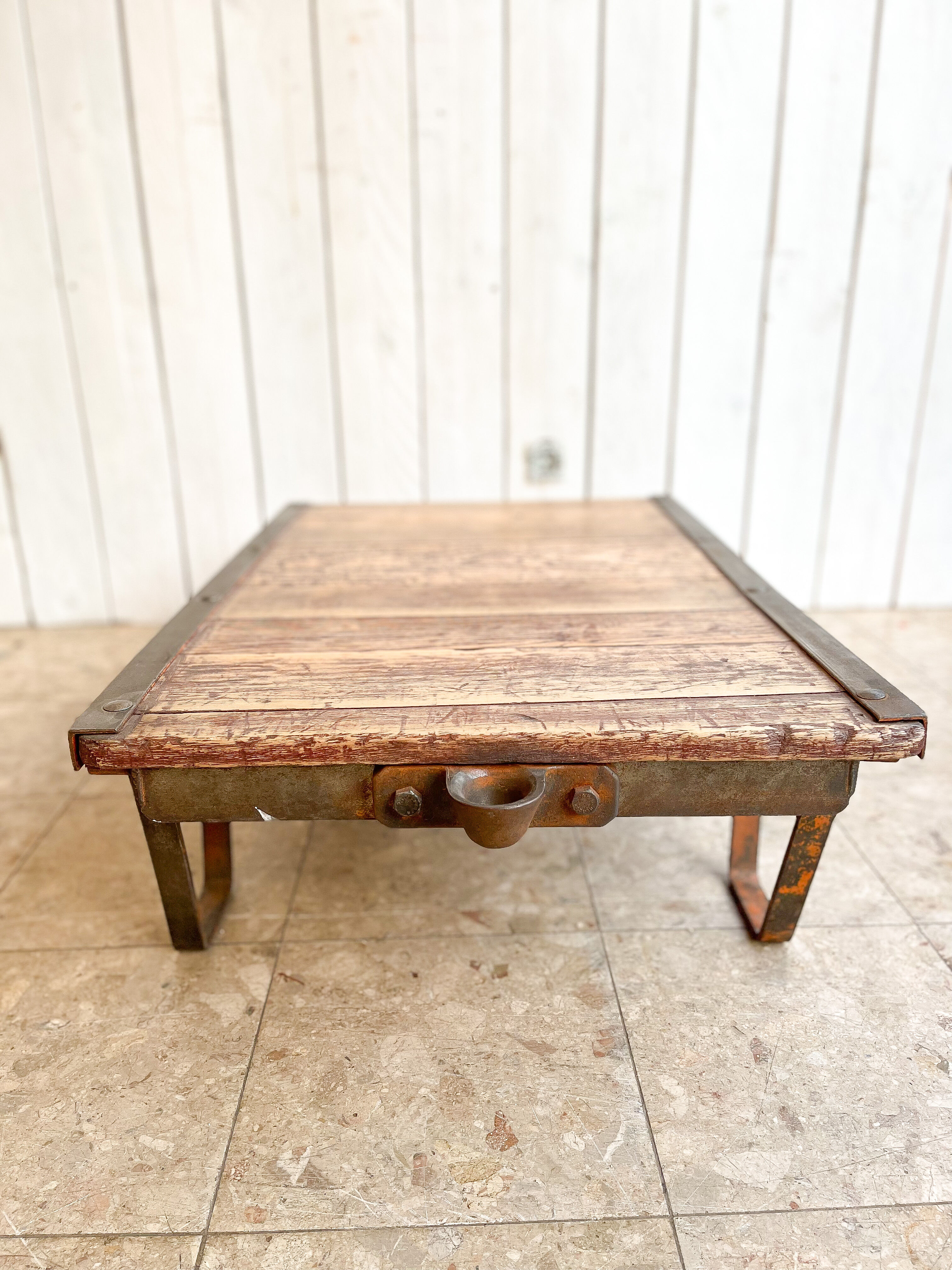 SNCF pallet coffee table
