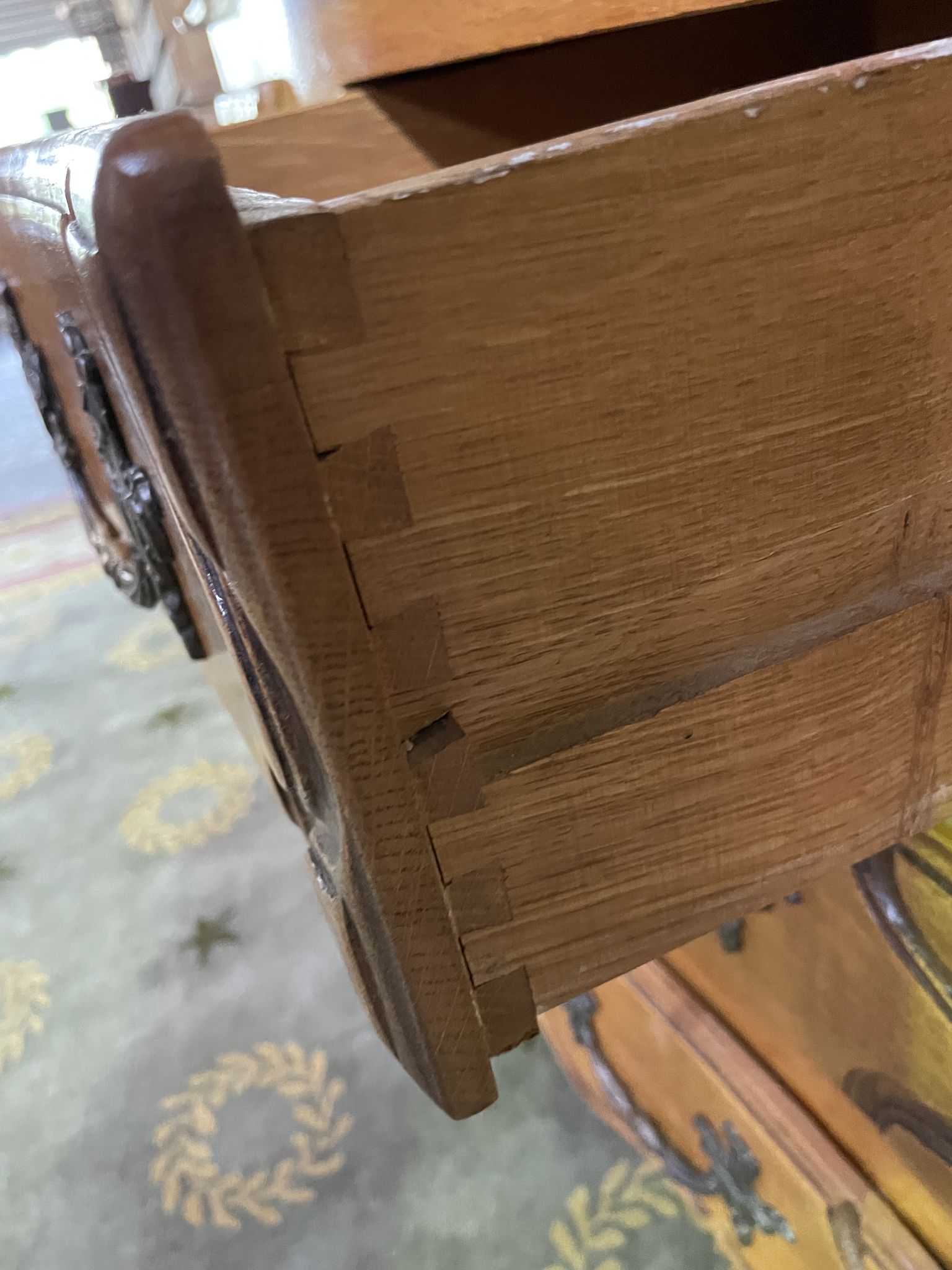 Parisian chest of drawers in solid oak Louis XIV style