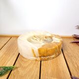 Empty marbled onyx pocket