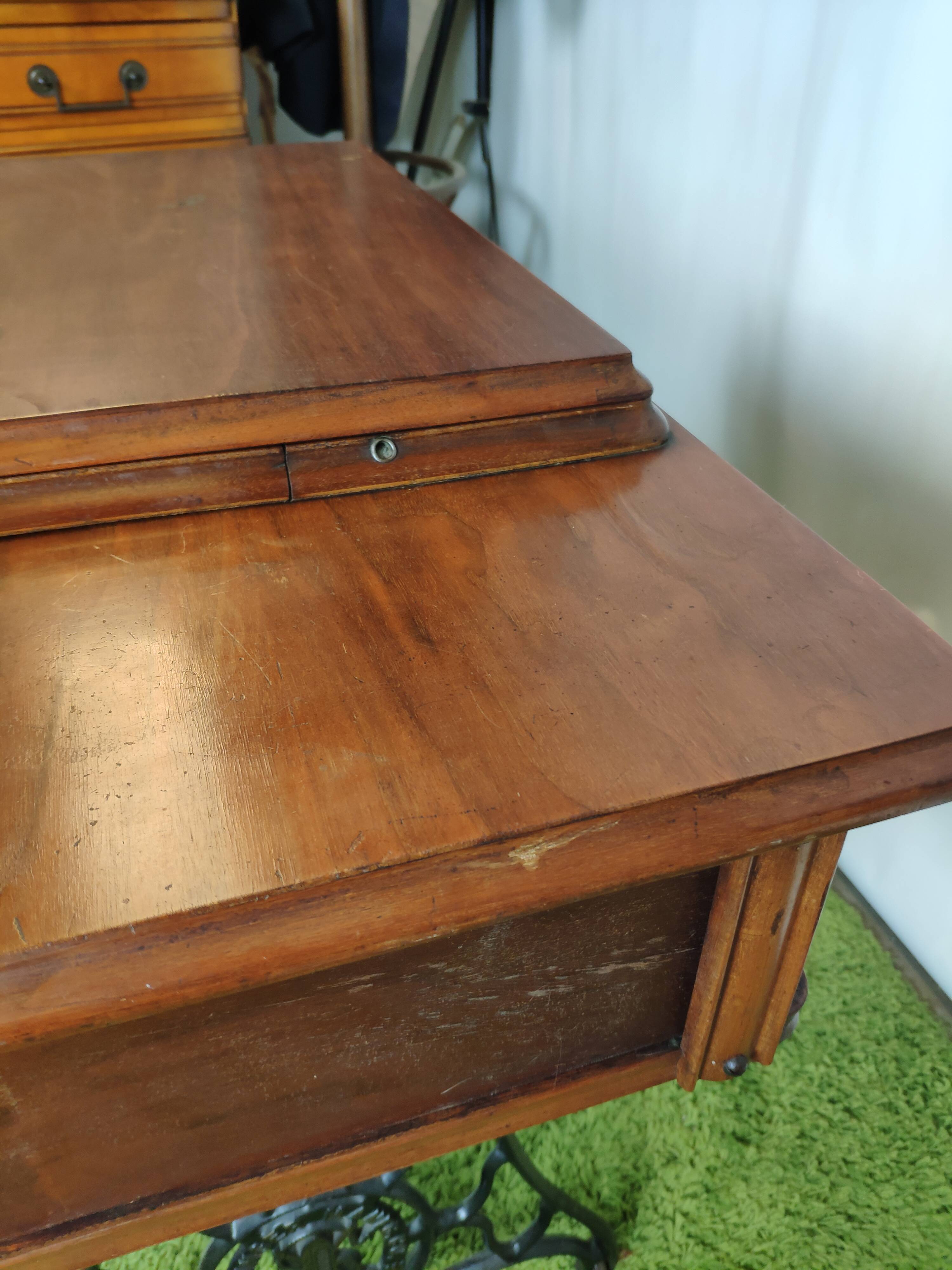 Singer sewing machine furniture