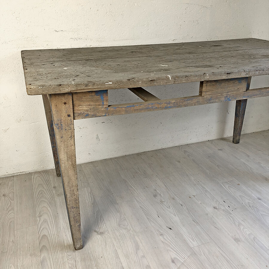Farm table