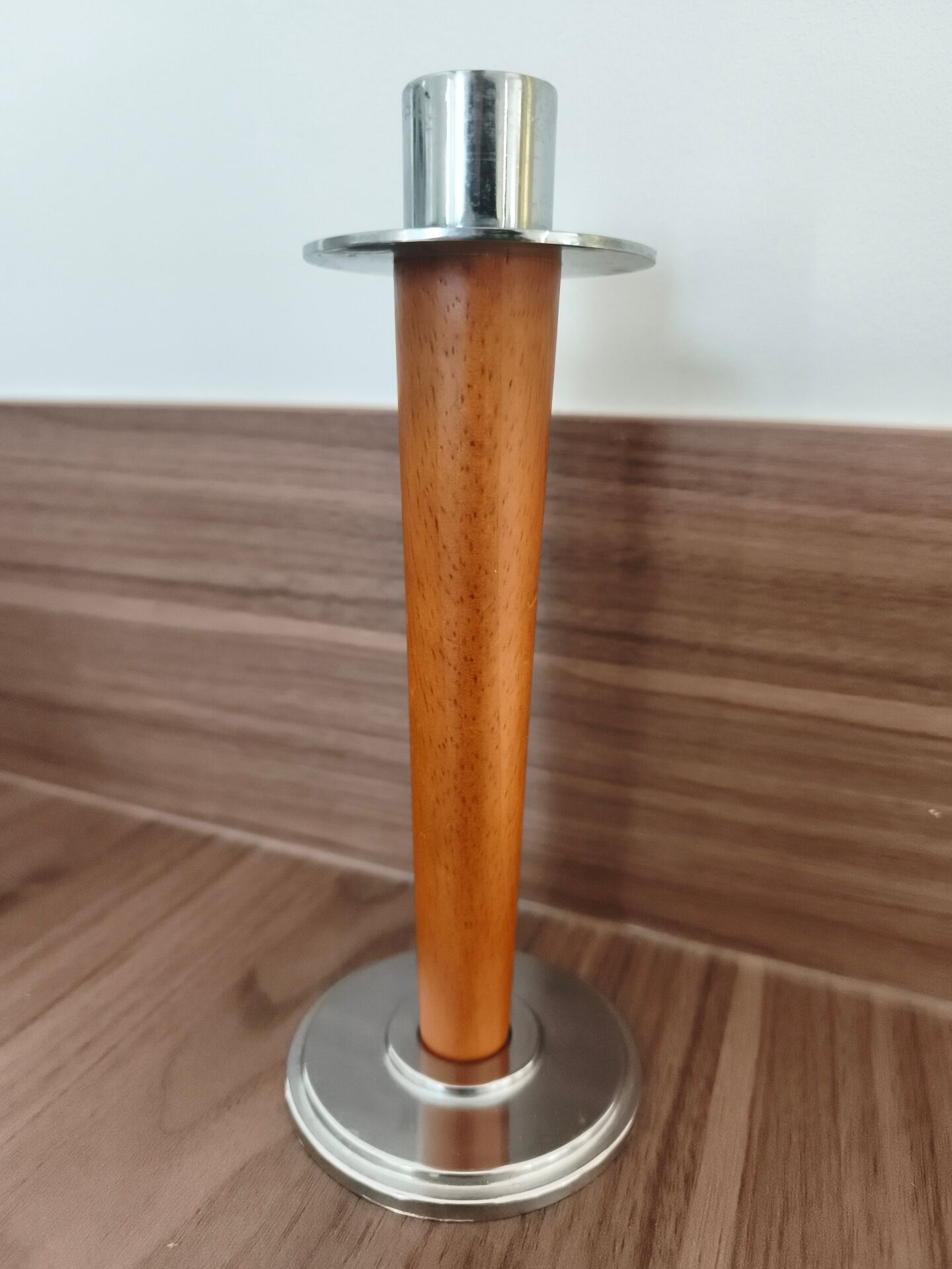 Candle holder and tealight holder.
