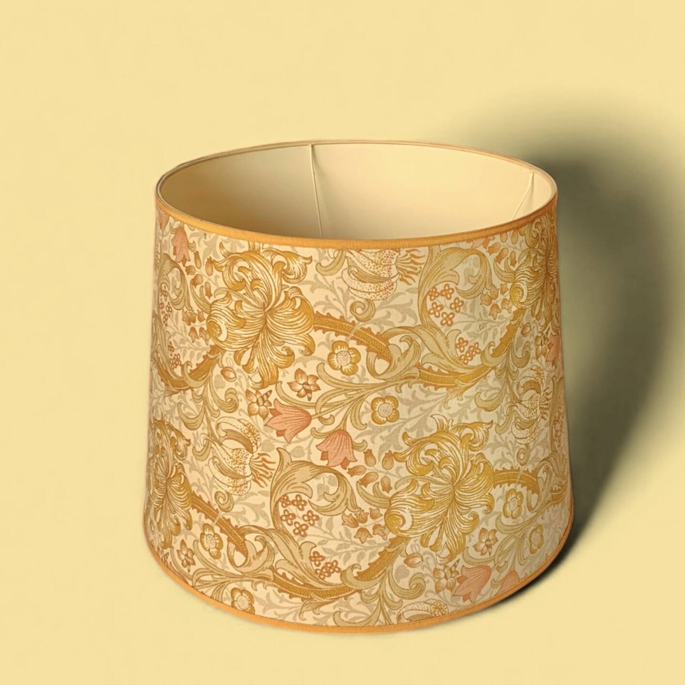 Large vintage lampshade - floral decor - 40 x 37 cm