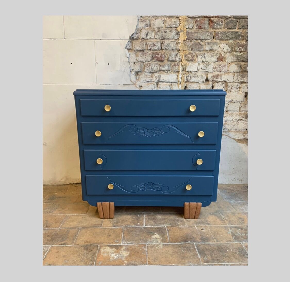 Art deco chest of drawers