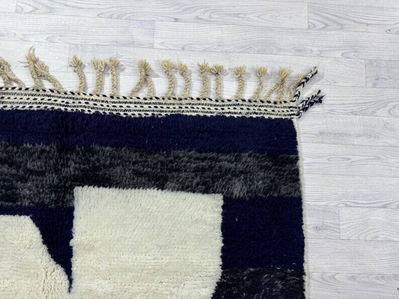 Moroccan Berber rug 250cmx150cm