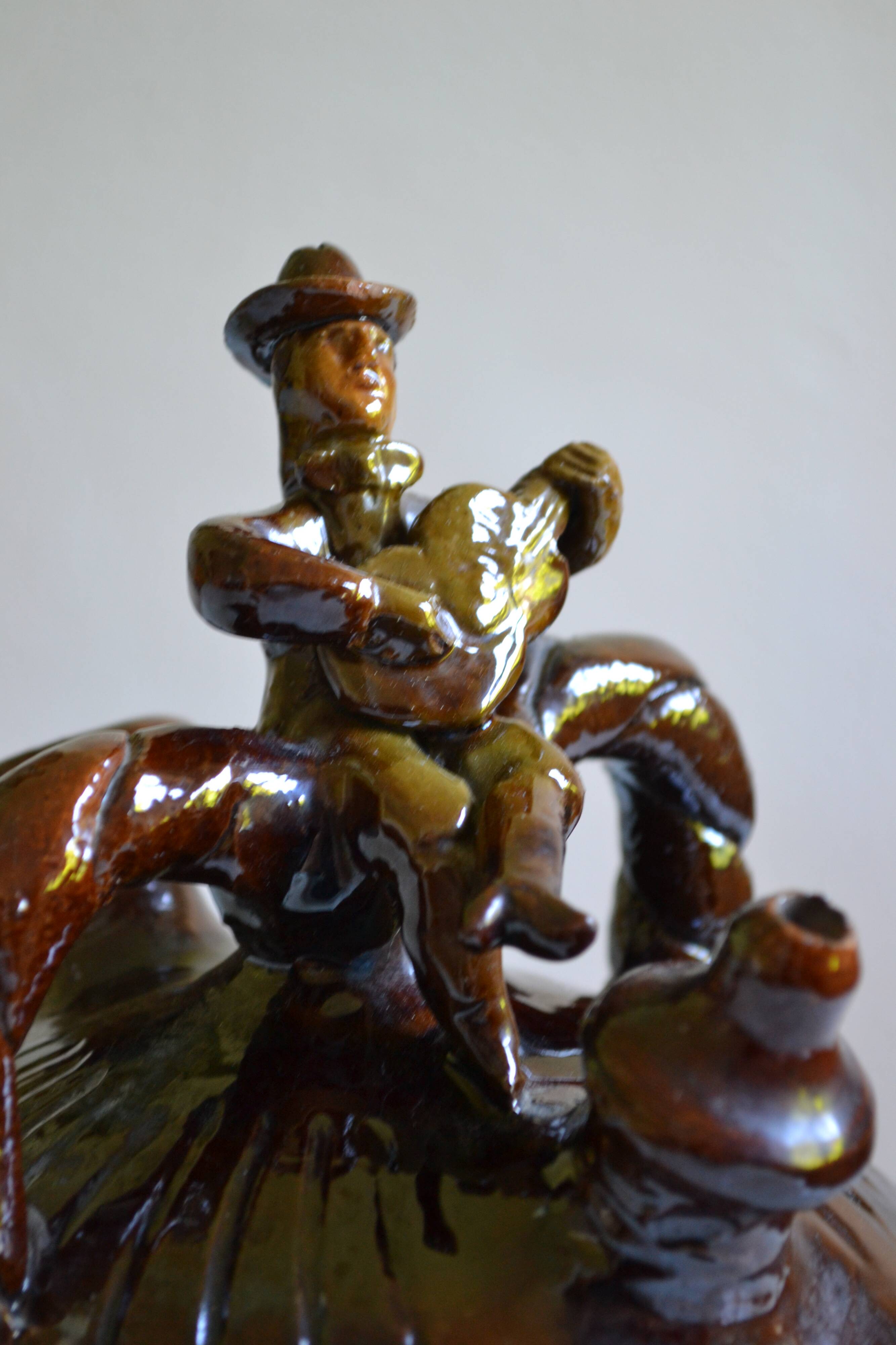 Gargoulette au guitariste céramique vintage Provence France