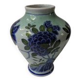 Vase en porcelaine art asiatique décor floral peint à la main