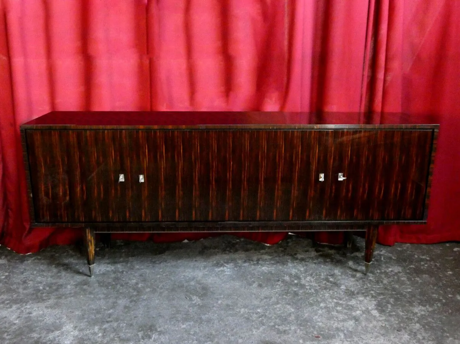 Enfilade verni polyester ouvrant à 4 vantaux