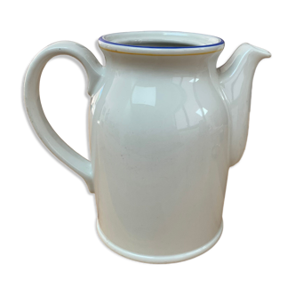 Pitcher white blue and yellow lines